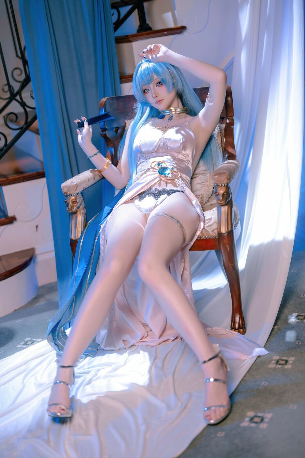 Coser@屿鱼 – 胜利女神 妮姬 海伦 礼服 (61P)