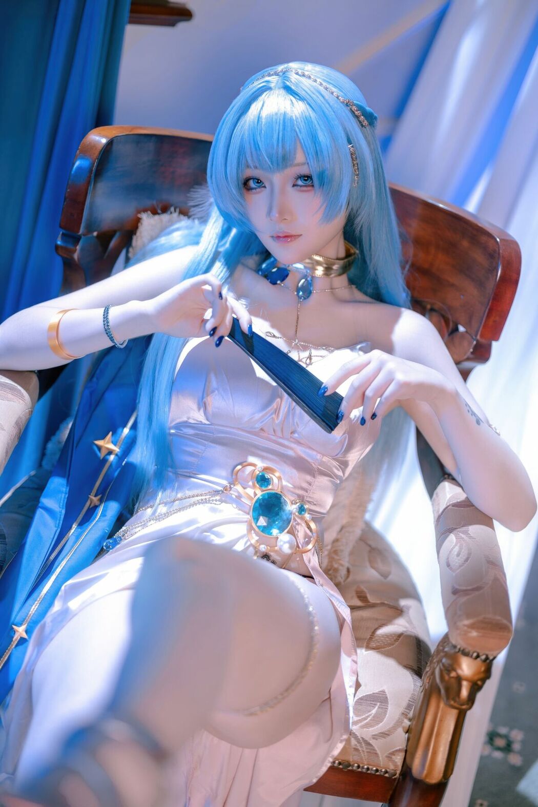 Coser@屿鱼 – 胜利女神 妮姬 海伦 礼服 (61P)