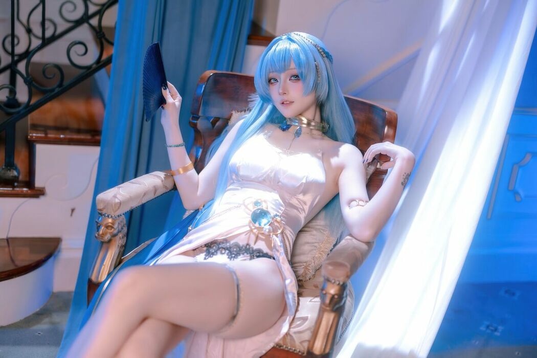 Coser@屿鱼 – 胜利女神 妮姬 海伦 礼服 (61P)