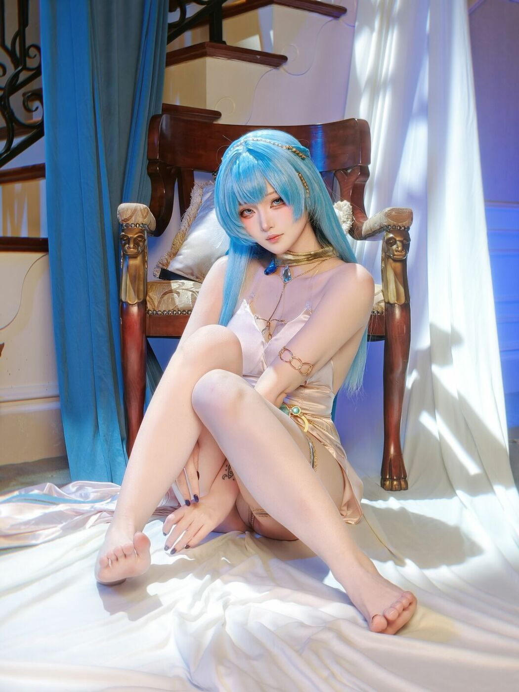 Coser@屿鱼 – 胜利女神 妮姬 海伦 礼服 (61P)