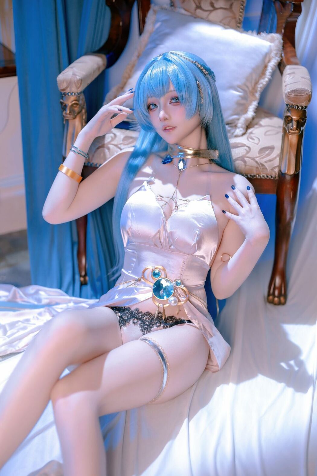 Coser@屿鱼 – 胜利女神 妮姬 海伦 礼服 (61P)