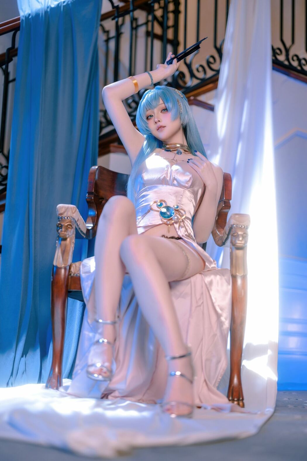 Coser@屿鱼 – 胜利女神 妮姬 海伦 礼服 (61P)