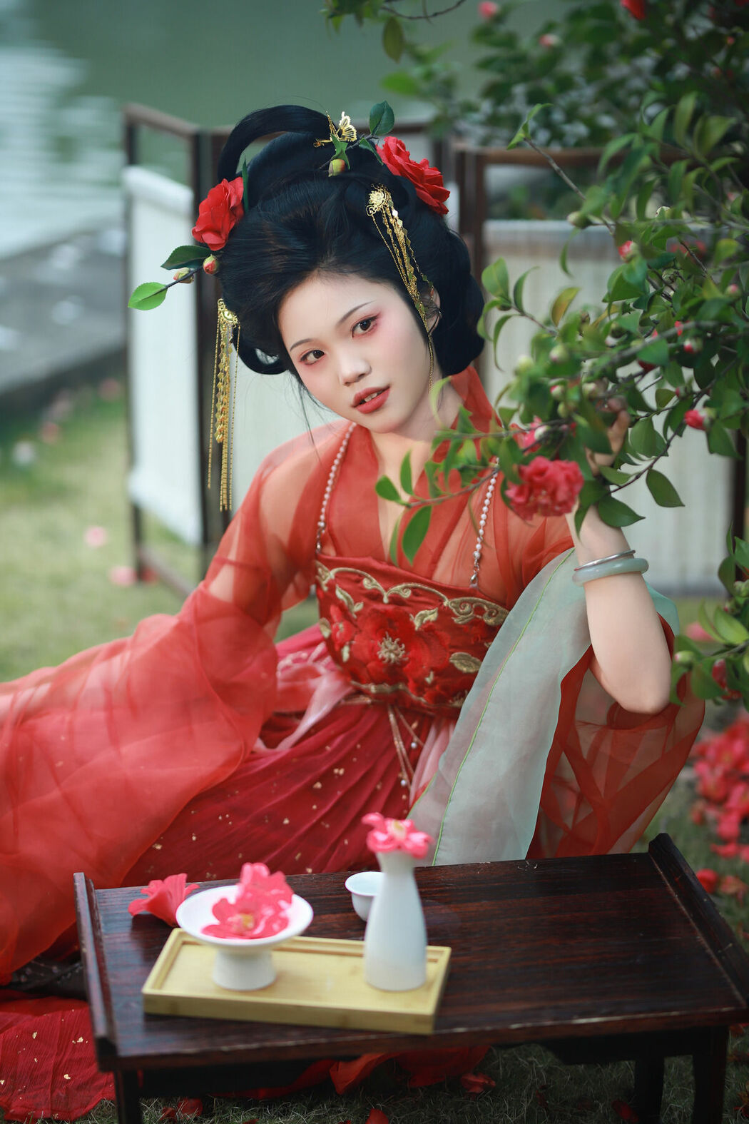 YiTuYu艺图语 Vol.10141 Jin Tian Yao Qu Hua Zhuang Ling (14P)