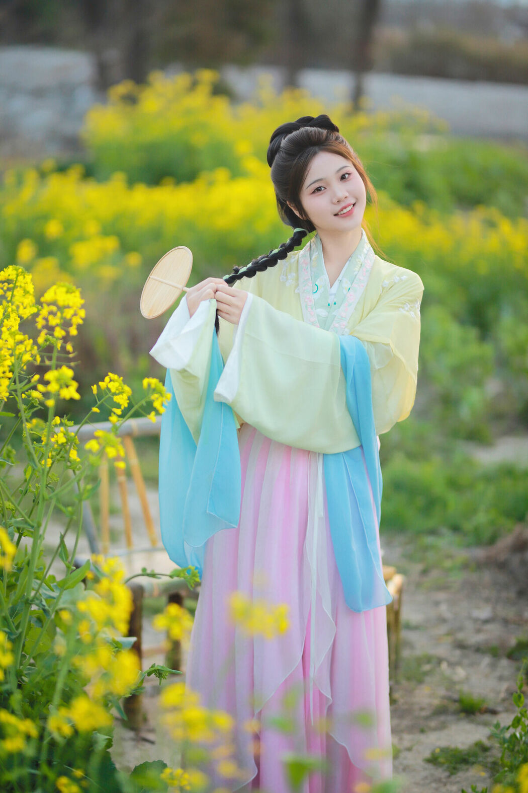 YiTuYu艺图语 Vol.10139 Jin Tian Yao Qu Hua Zhuang Ling (14P)