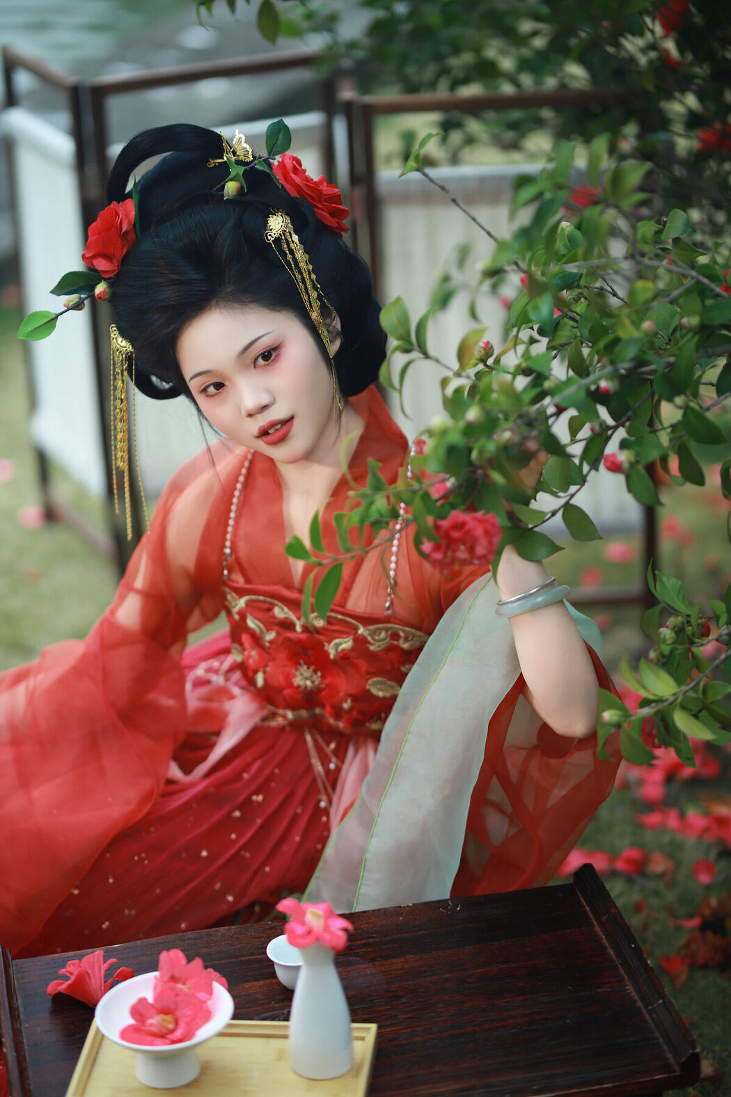 YiTuYu艺图语 Vol.10141 Jin Tian Yao Qu Hua Zhuang Ling (14P)
