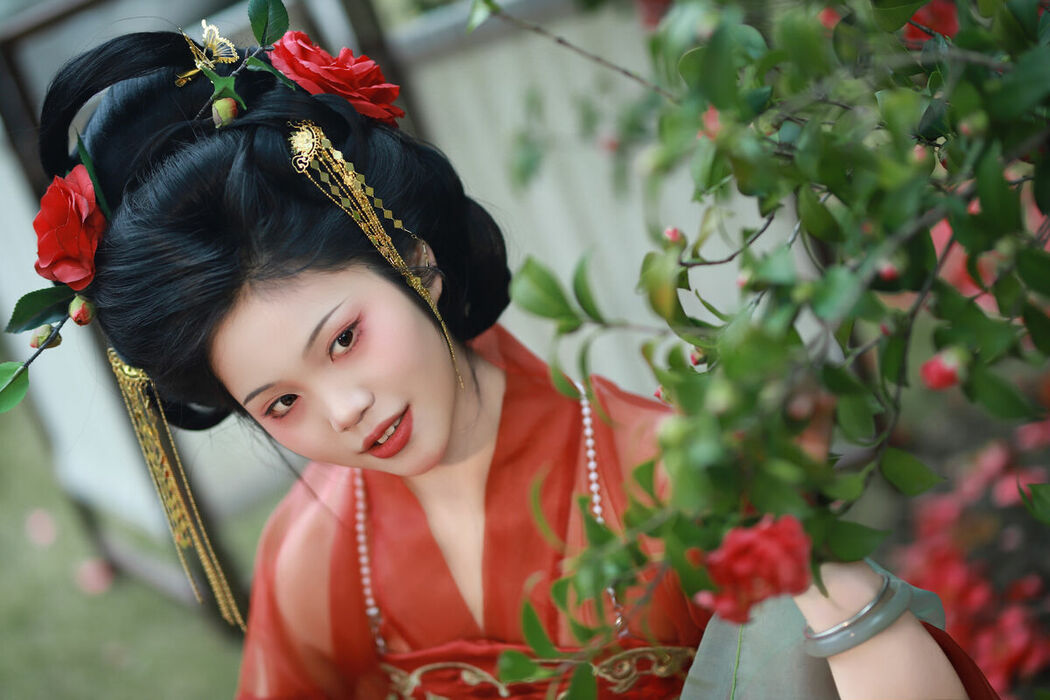 YiTuYu艺图语 Vol.10141 Jin Tian Yao Qu Hua Zhuang Ling (14P)