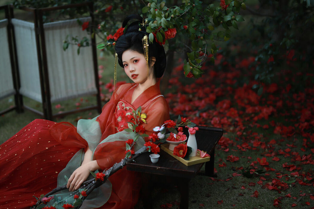 YiTuYu艺图语 Vol.10141 Jin Tian Yao Qu Hua Zhuang Ling (14P)