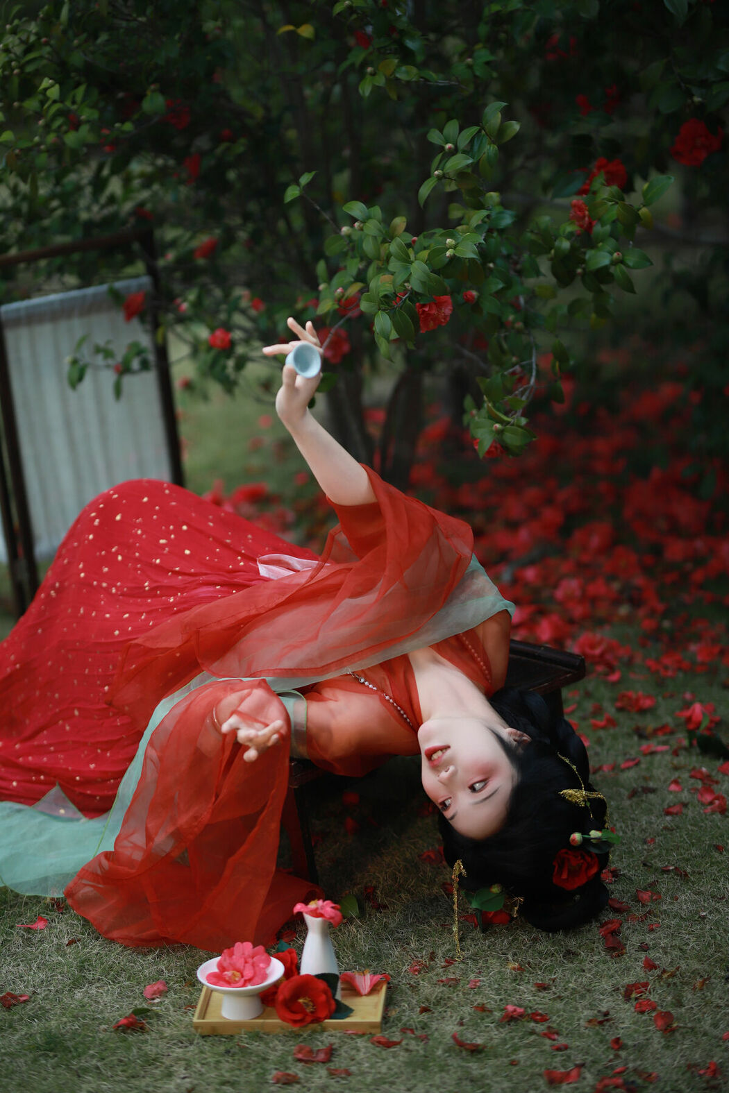 YiTuYu艺图语 Vol.10141 Jin Tian Yao Qu Hua Zhuang Ling (14P)