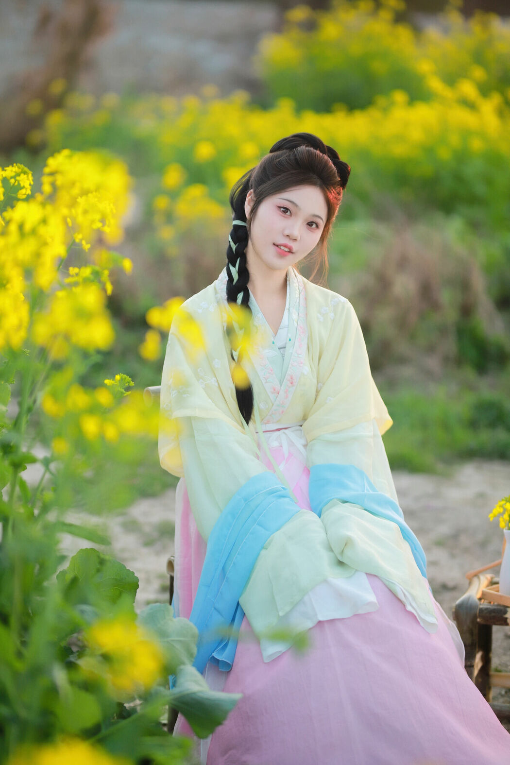 YiTuYu艺图语 Vol.10139 Jin Tian Yao Qu Hua Zhuang Ling (14P)