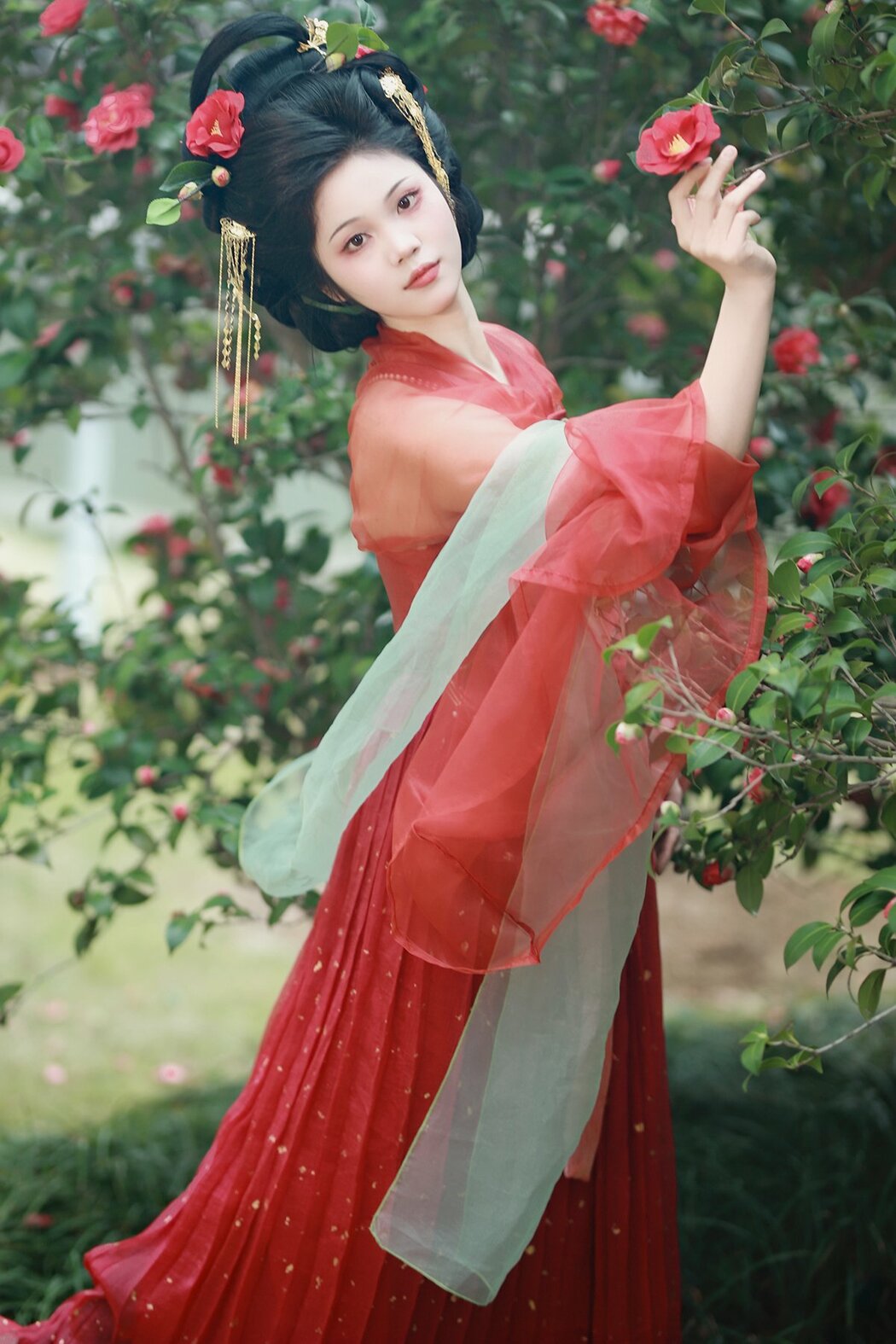 YiTuYu艺图语 Vol.10141 Jin Tian Yao Qu Hua Zhuang Ling (14P) Cover Photo