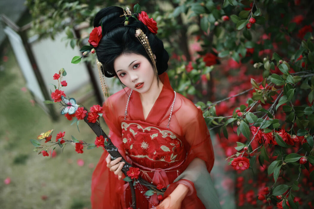 YiTuYu艺图语 Vol.10141 Jin Tian Yao Qu Hua Zhuang Ling (14P)