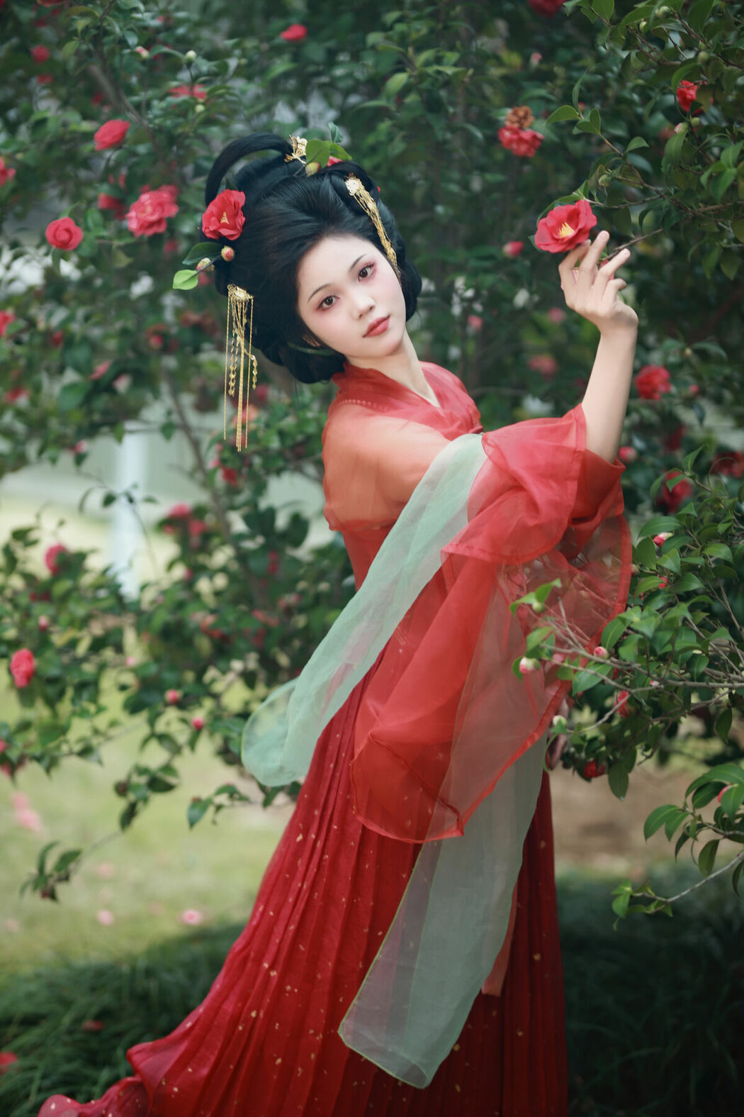 YiTuYu艺图语 Vol.10141 Jin Tian Yao Qu Hua Zhuang Ling (14P)
