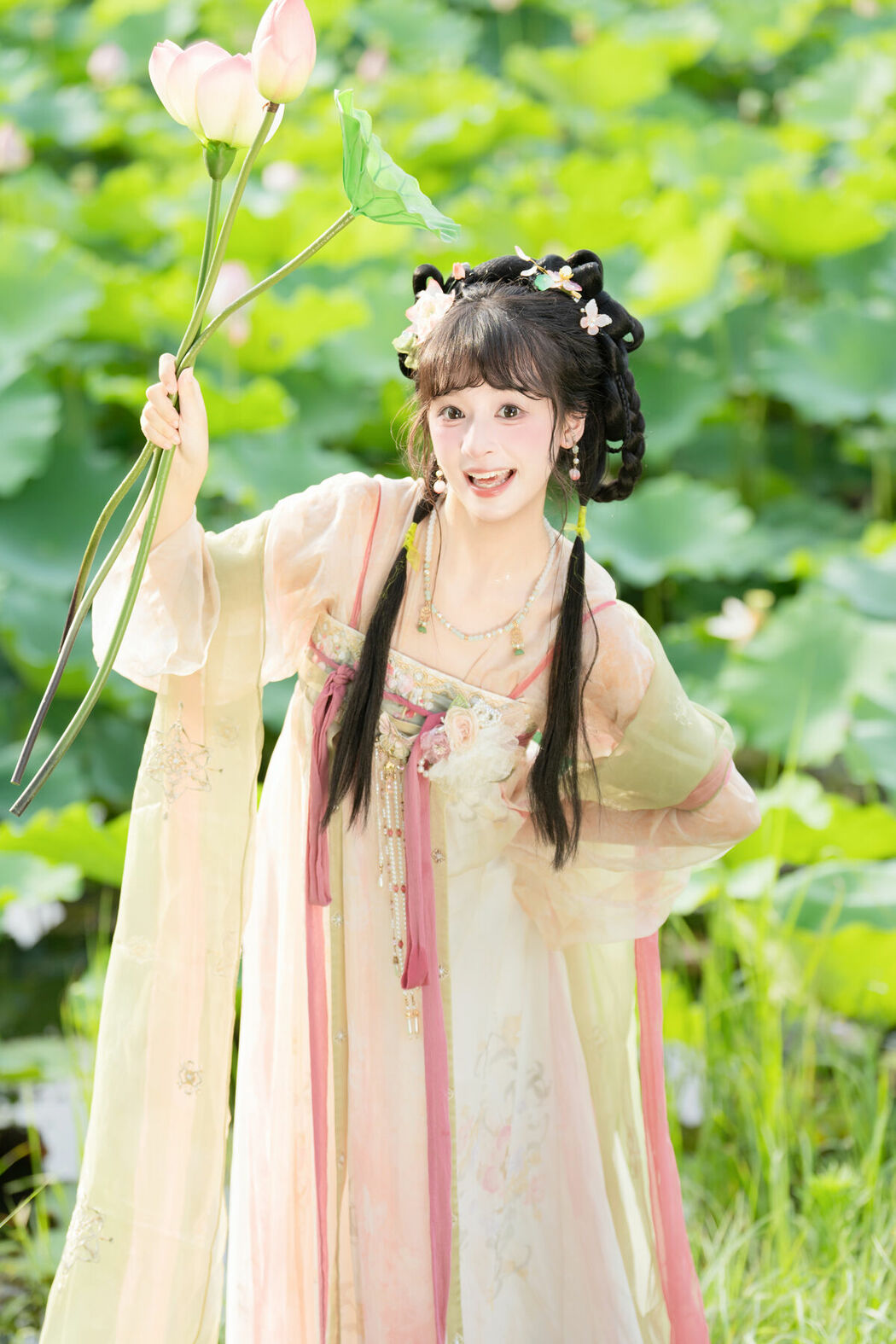 YiTuYu艺图语 Vol.10144 Xia Yu Xiao Nian (53P)