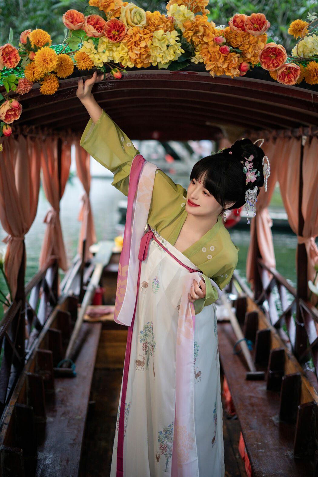 YiTuYu艺图语 Vol.10145 Jia Qi (18P)
