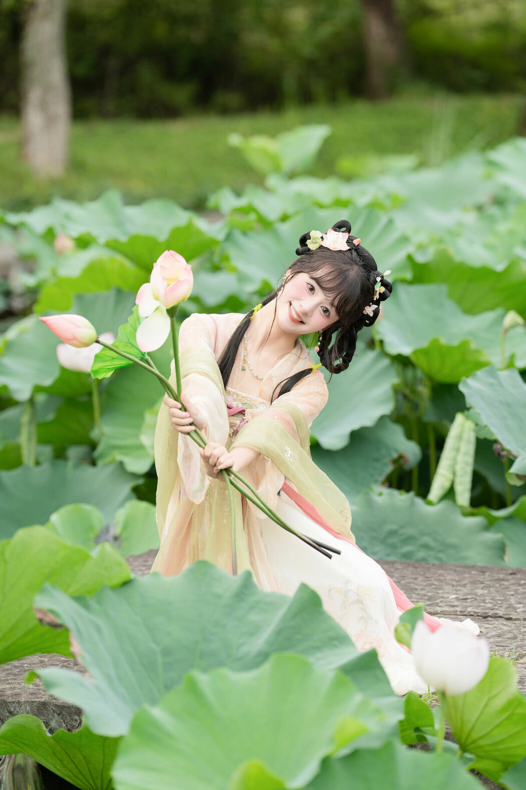 YiTuYu艺图语 Vol.10144 Xia Yu Xiao Nian (53P)