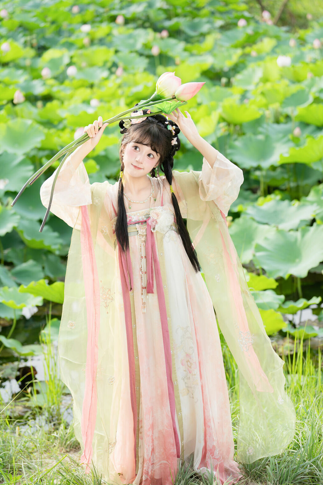 YiTuYu艺图语 Vol.10144 Xia Yu Xiao Nian (53P)