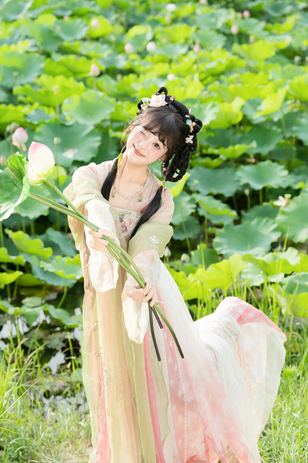 YiTuYu艺图语 Vol.10144 Xia Yu Xiao Nian (53P)