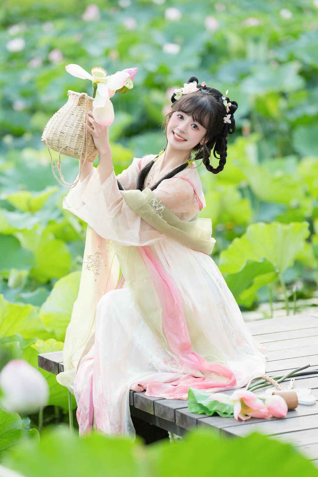 YiTuYu艺图语 Vol.10144 Xia Yu Xiao Nian (53P)