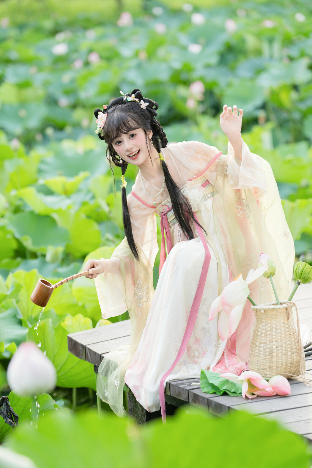 YiTuYu艺图语 Vol.10144 Xia Yu Xiao Nian (53P)