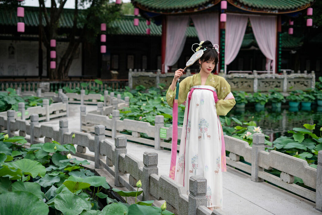 YiTuYu艺图语 Vol.10145 Jia Qi (18P)