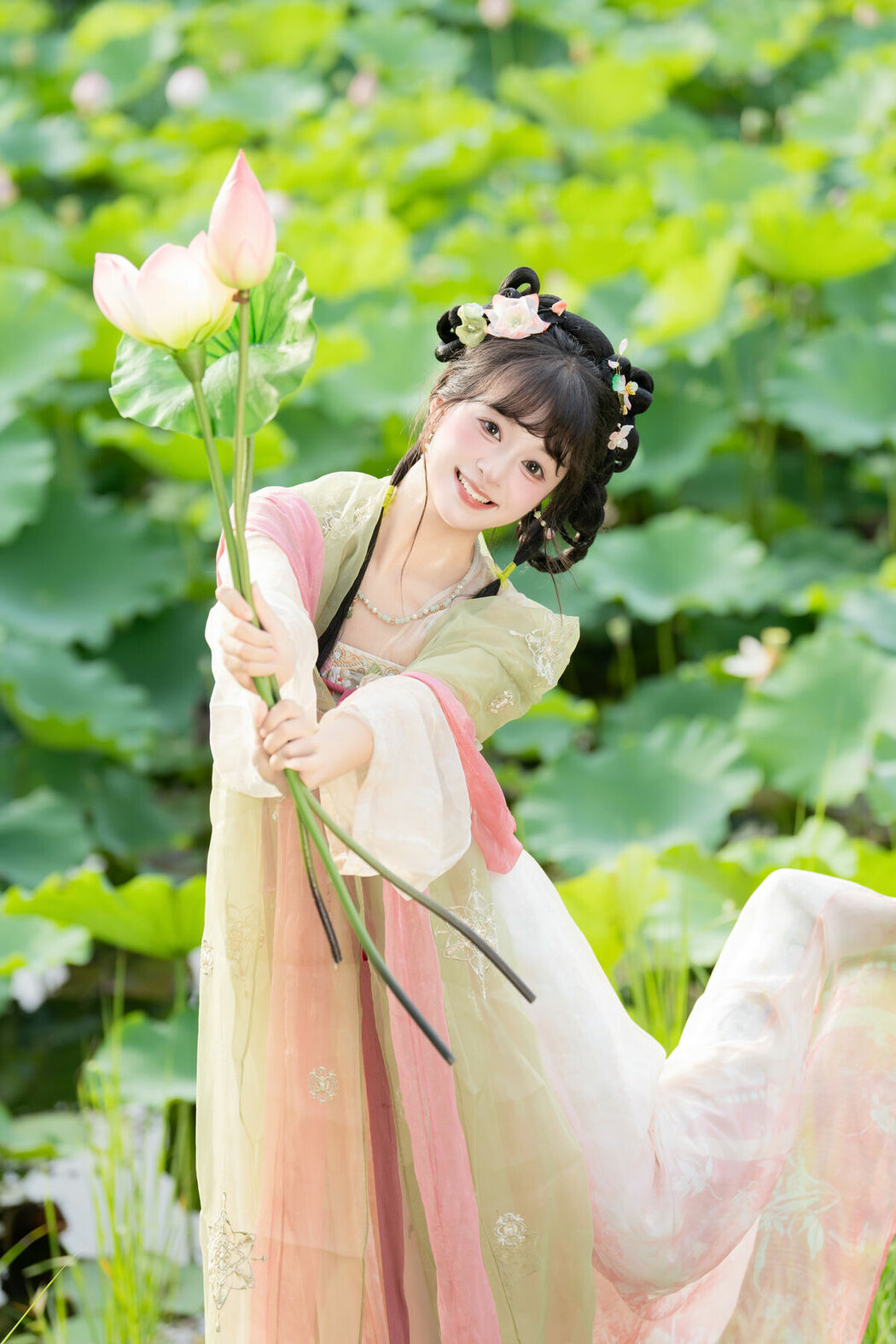 YiTuYu艺图语 Vol.10144 Xia Yu Xiao Nian (53P)