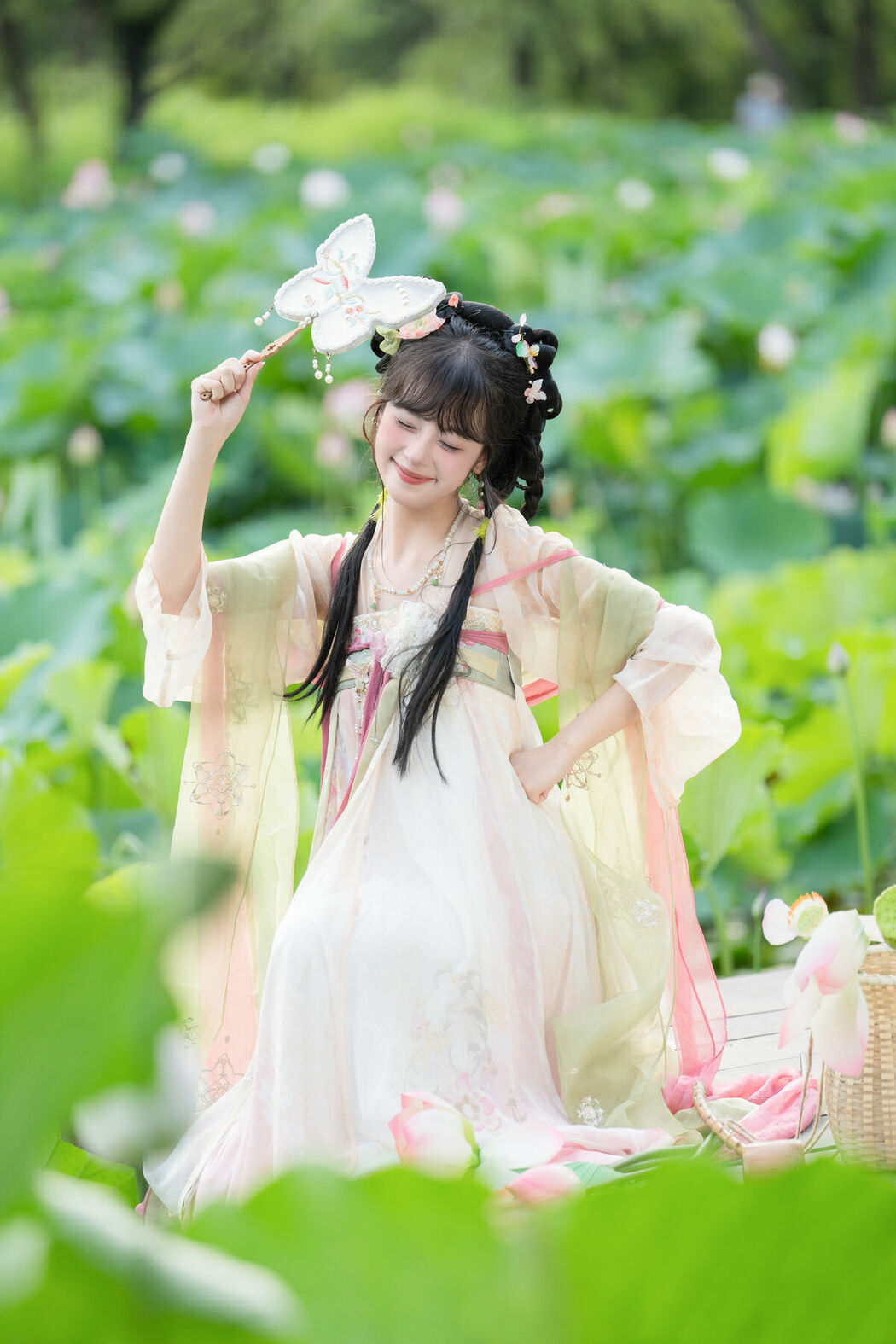 YiTuYu艺图语 Vol.10144 Xia Yu Xiao Nian (53P)