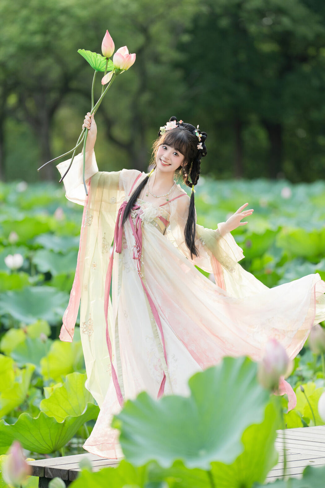 YiTuYu艺图语 Vol.10144 Xia Yu Xiao Nian (53P)