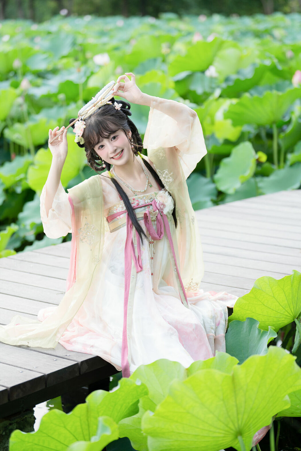 YiTuYu艺图语 Vol.10144 Xia Yu Xiao Nian (53P)