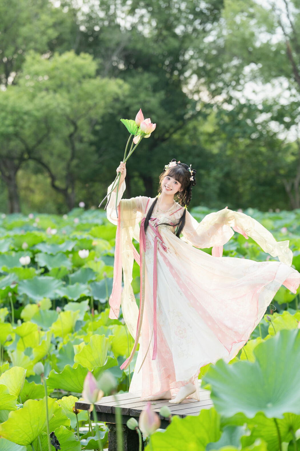 YiTuYu艺图语 Vol.10144 Xia Yu Xiao Nian (53P)