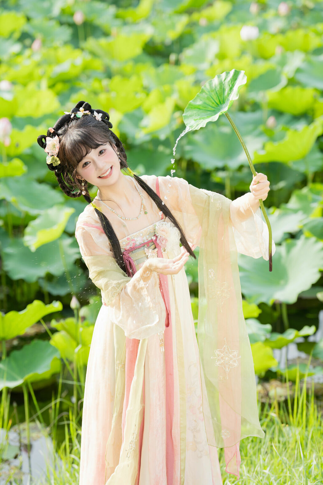 YiTuYu艺图语 Vol.10144 Xia Yu Xiao Nian (53P)