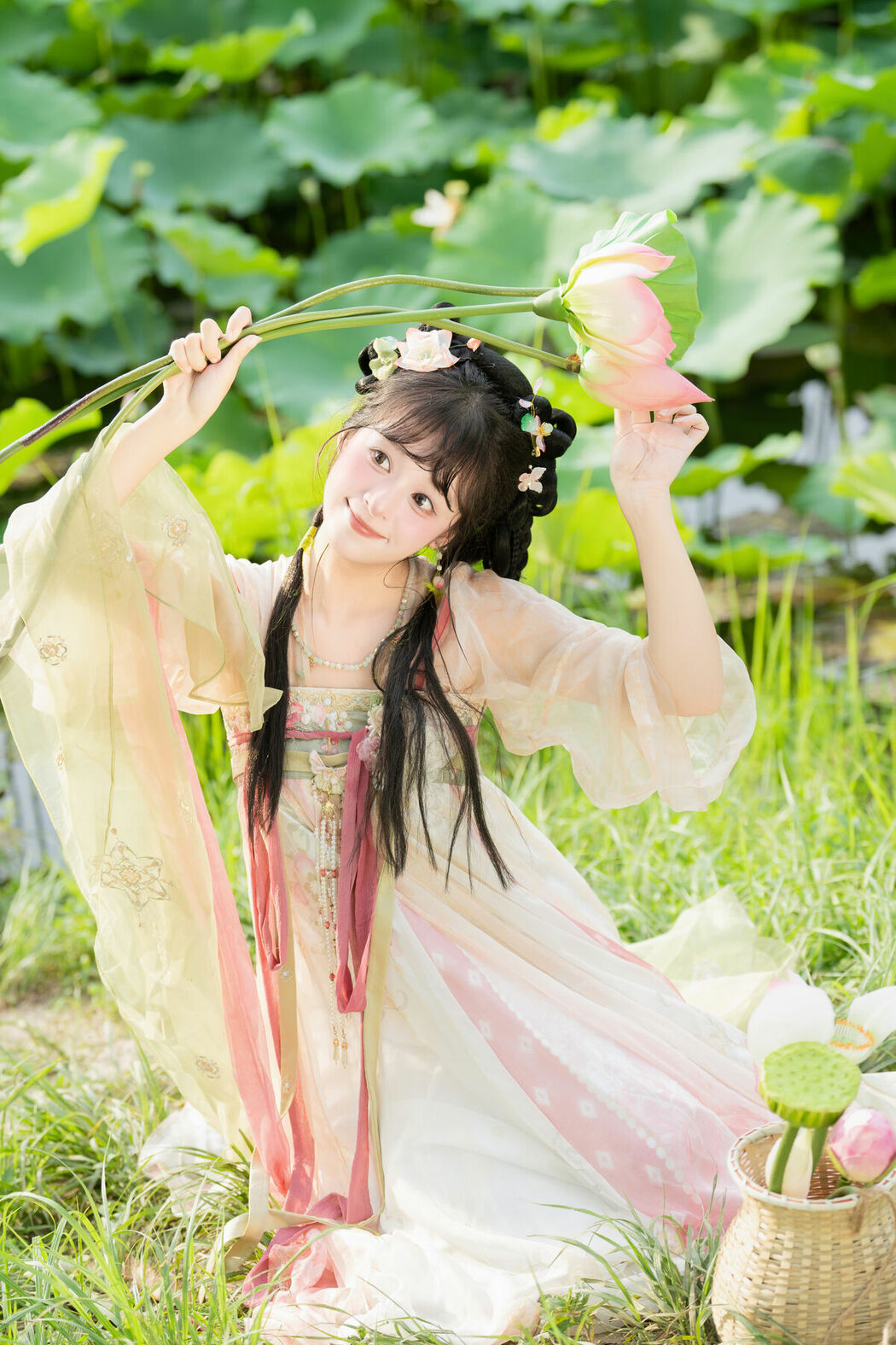YiTuYu艺图语 Vol.10144 Xia Yu Xiao Nian (53P)