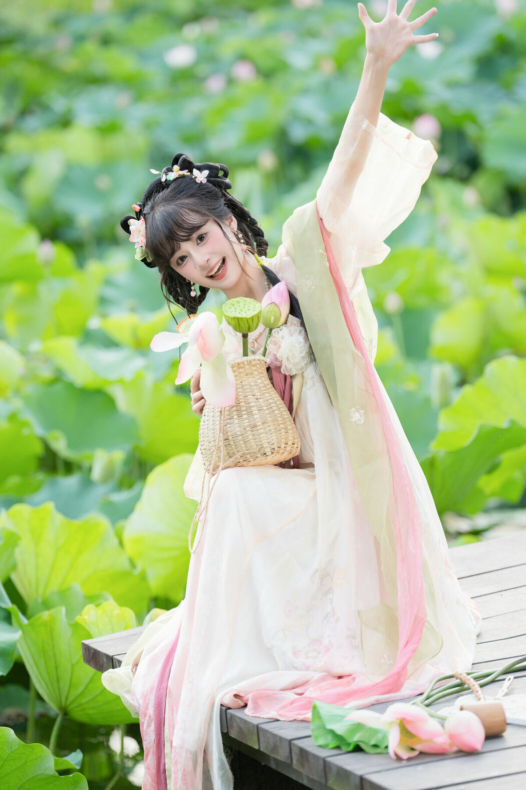 YiTuYu艺图语 Vol.10144 Xia Yu Xiao Nian (53P)