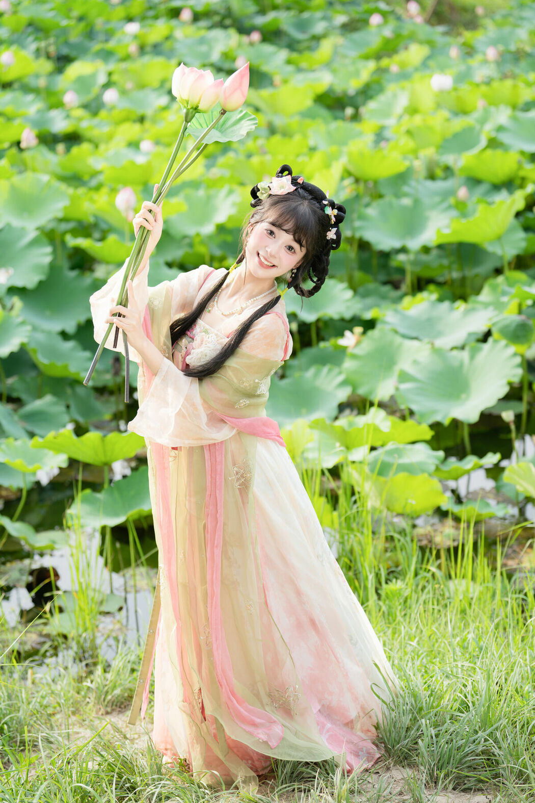 YiTuYu艺图语 Vol.10144 Xia Yu Xiao Nian (53P)