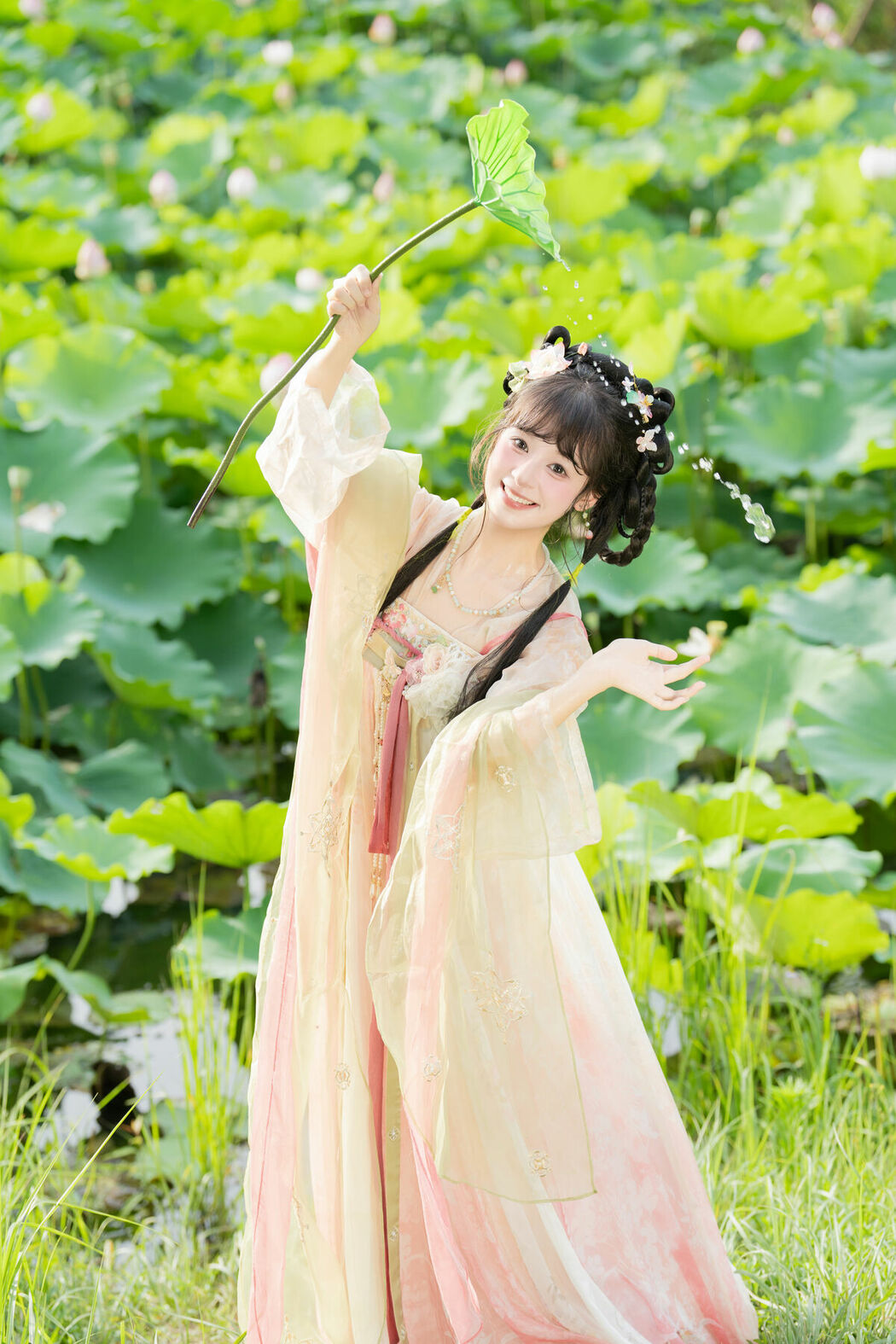 YiTuYu艺图语 Vol.10144 Xia Yu Xiao Nian (53P)