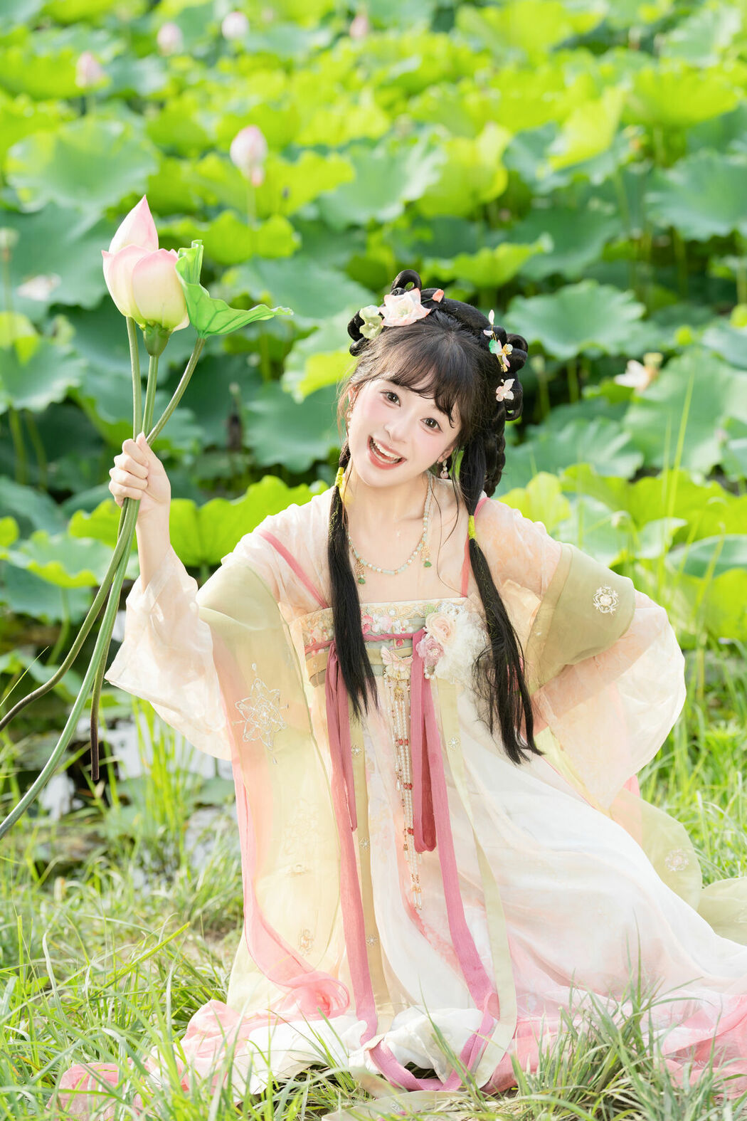 YiTuYu艺图语 Vol.10144 Xia Yu Xiao Nian (53P)