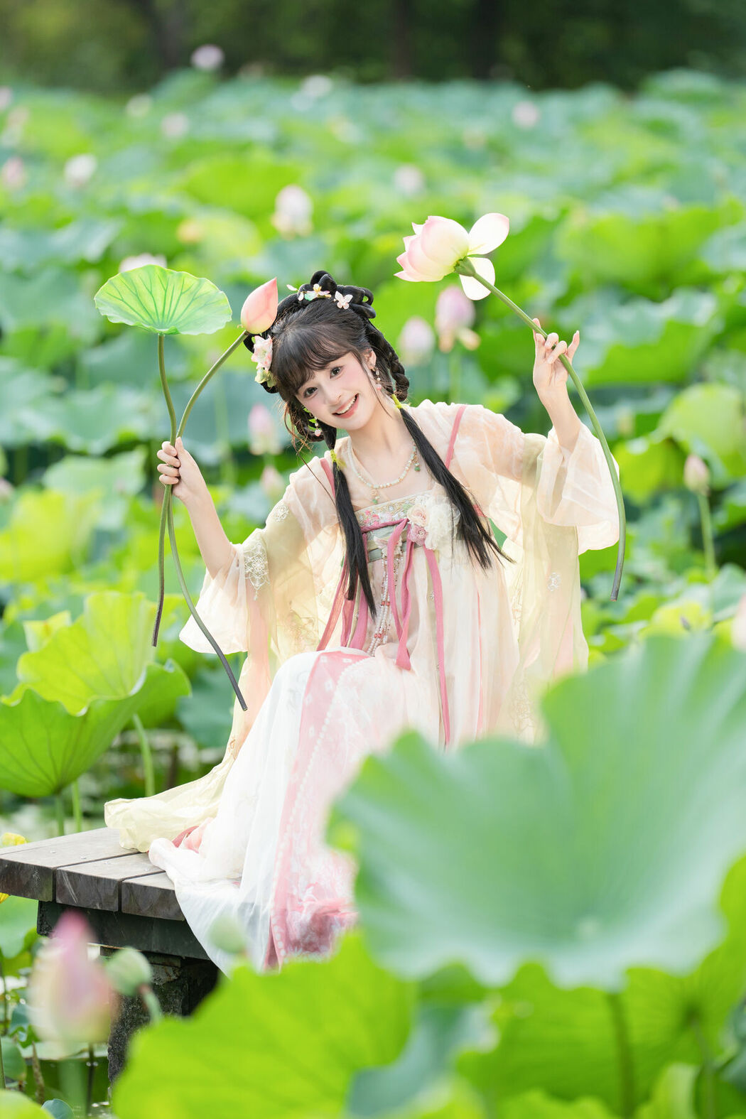 YiTuYu艺图语 Vol.10144 Xia Yu Xiao Nian (53P)