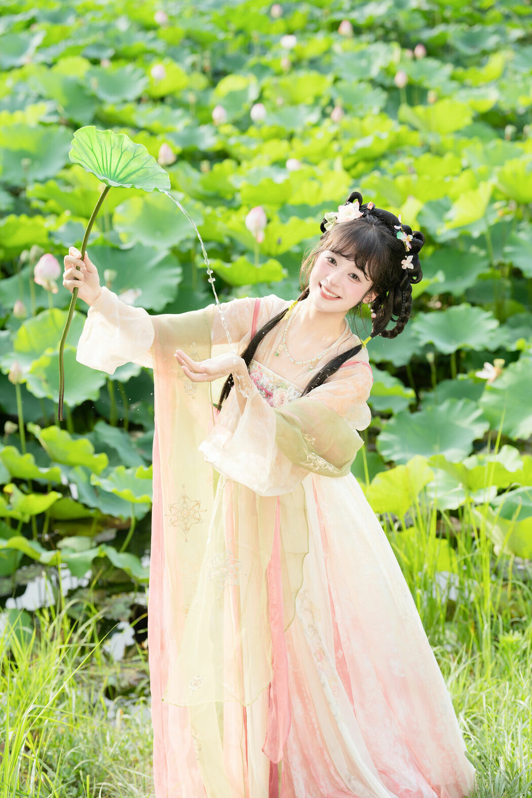 YiTuYu艺图语 Vol.10144 Xia Yu Xiao Nian (53P)