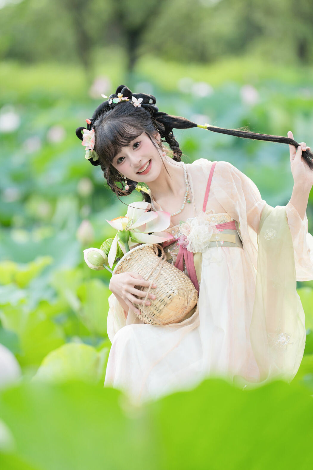 YiTuYu艺图语 Vol.10144 Xia Yu Xiao Nian (53P)