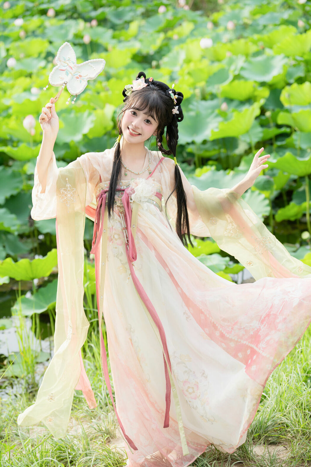 YiTuYu艺图语 Vol.10144 Xia Yu Xiao Nian (53P)