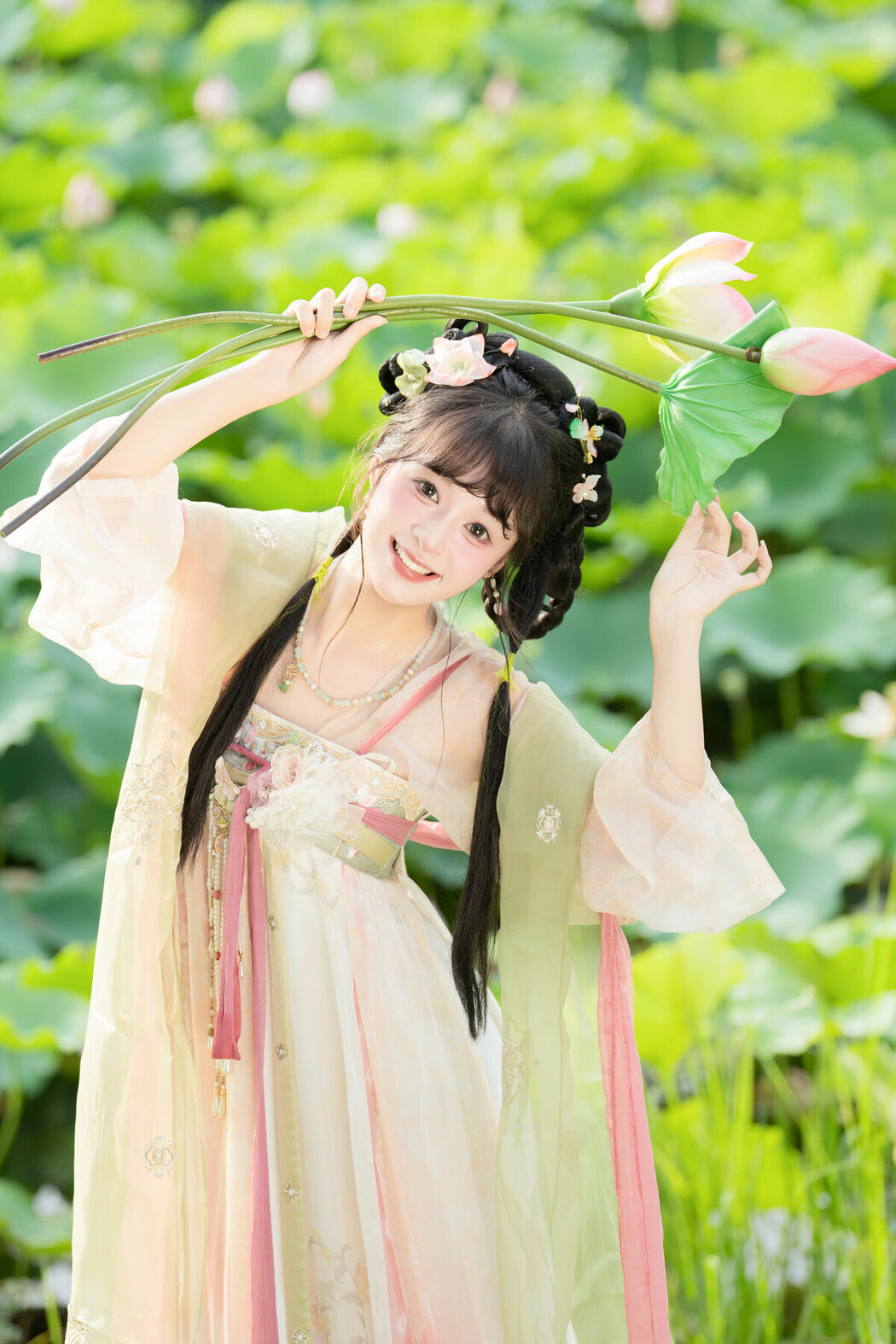 YiTuYu艺图语 Vol.10144 Xia Yu Xiao Nian (53P)
