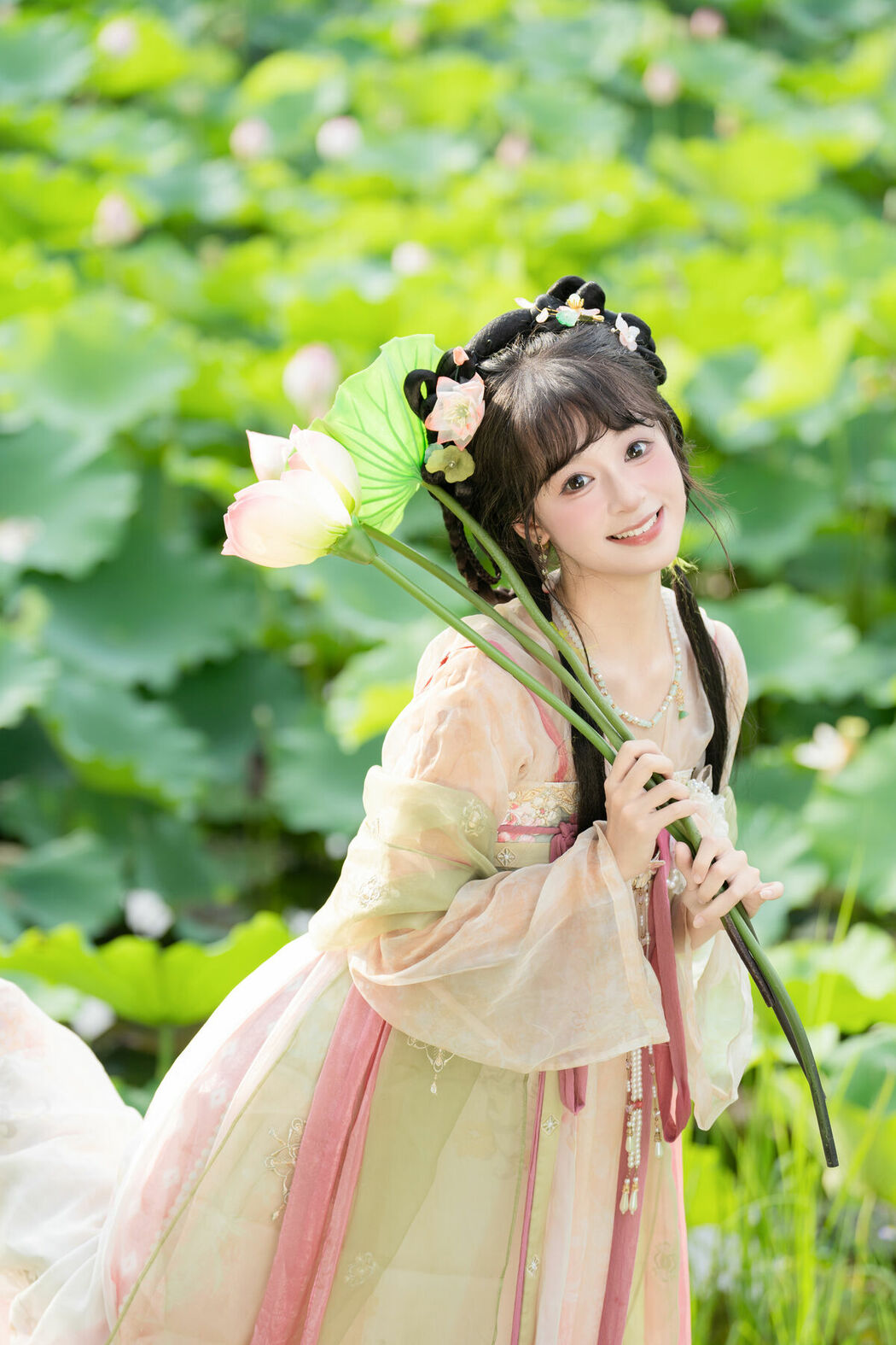 YiTuYu艺图语 Vol.10144 Xia Yu Xiao Nian (53P)