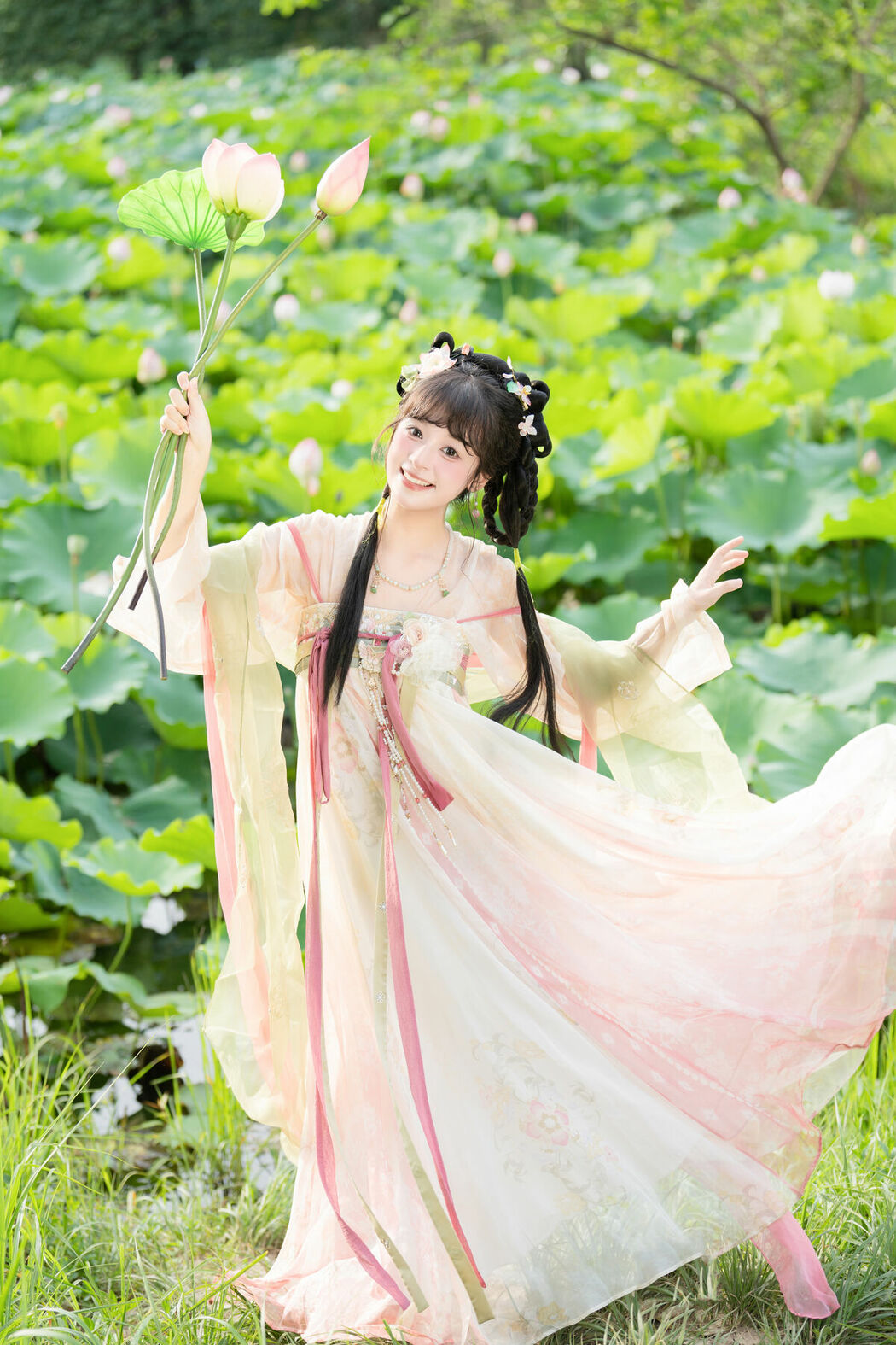 YiTuYu艺图语 Vol.10144 Xia Yu Xiao Nian (53P)