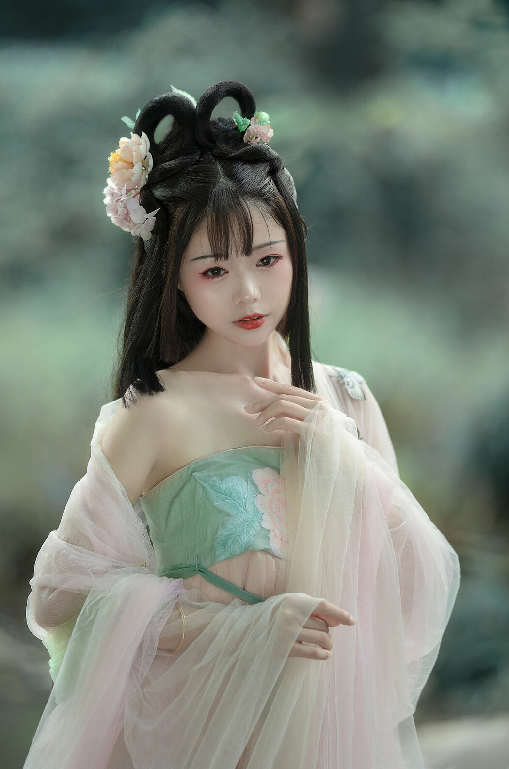 YiTuYu艺图语 Vol.10151 Yun Yun De Hei Yan Quan Er (22P)
