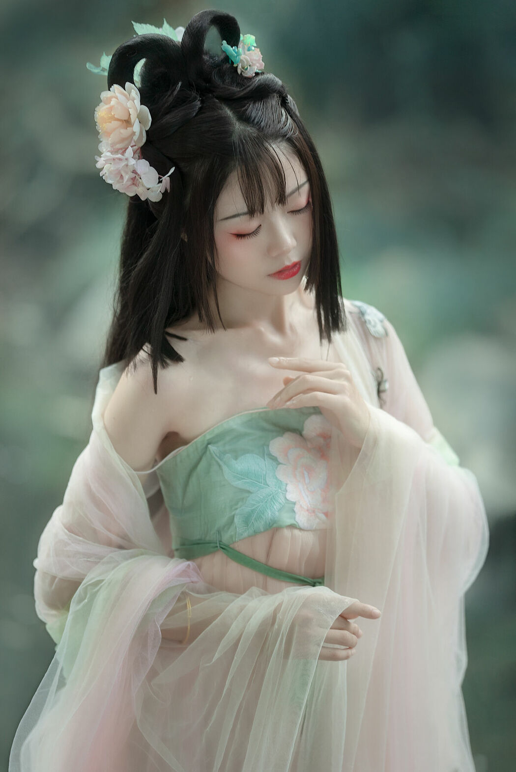 YiTuYu艺图语 Vol.10151 Yun Yun De Hei Yan Quan Er (22P)
