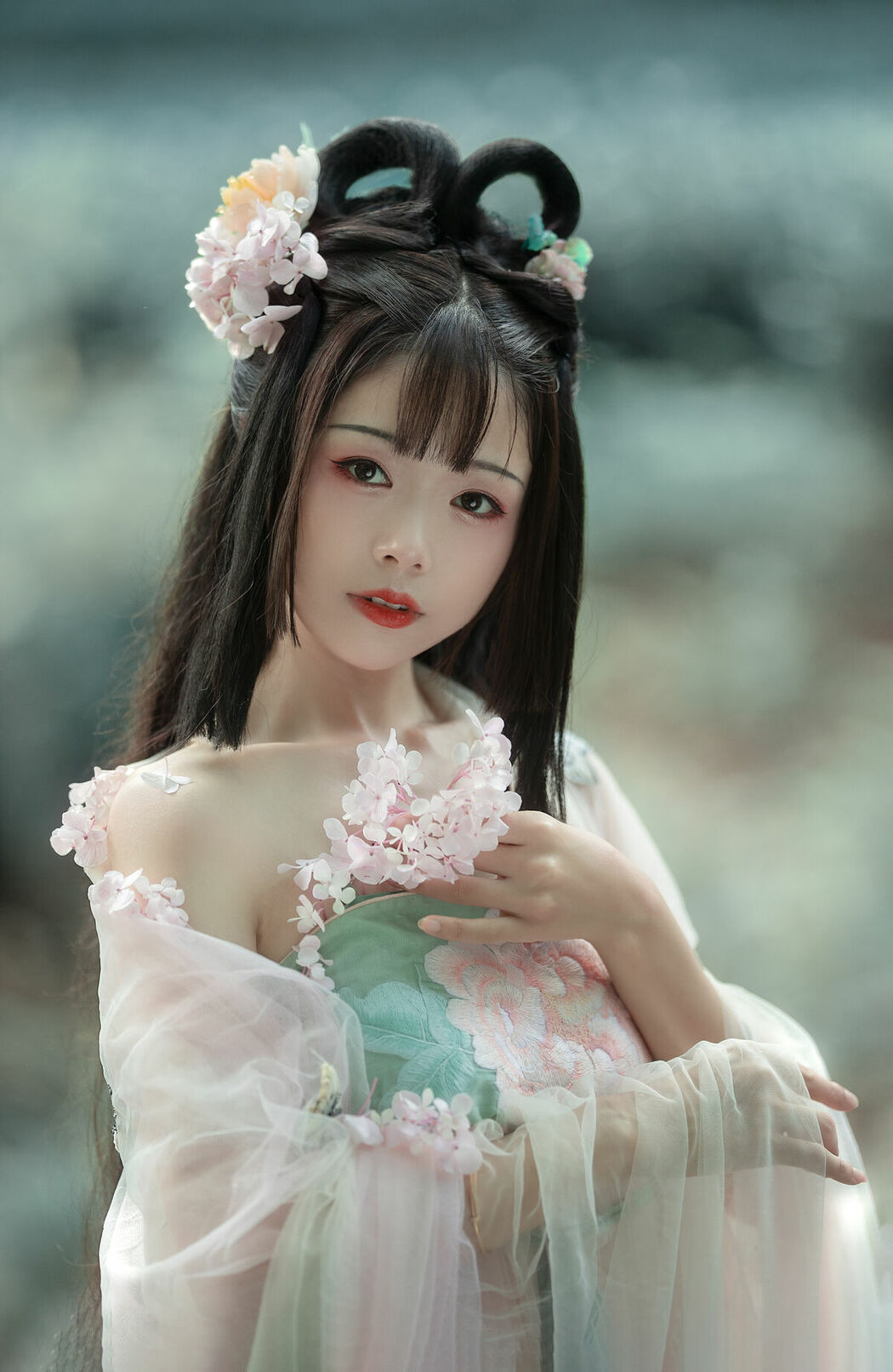 YiTuYu艺图语 Vol.10151 Yun Yun De Hei Yan Quan Er (22P)