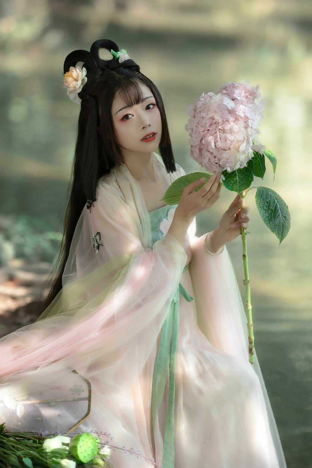YiTuYu艺图语 Vol.10151 Yun Yun De Hei Yan Quan Er (22P)