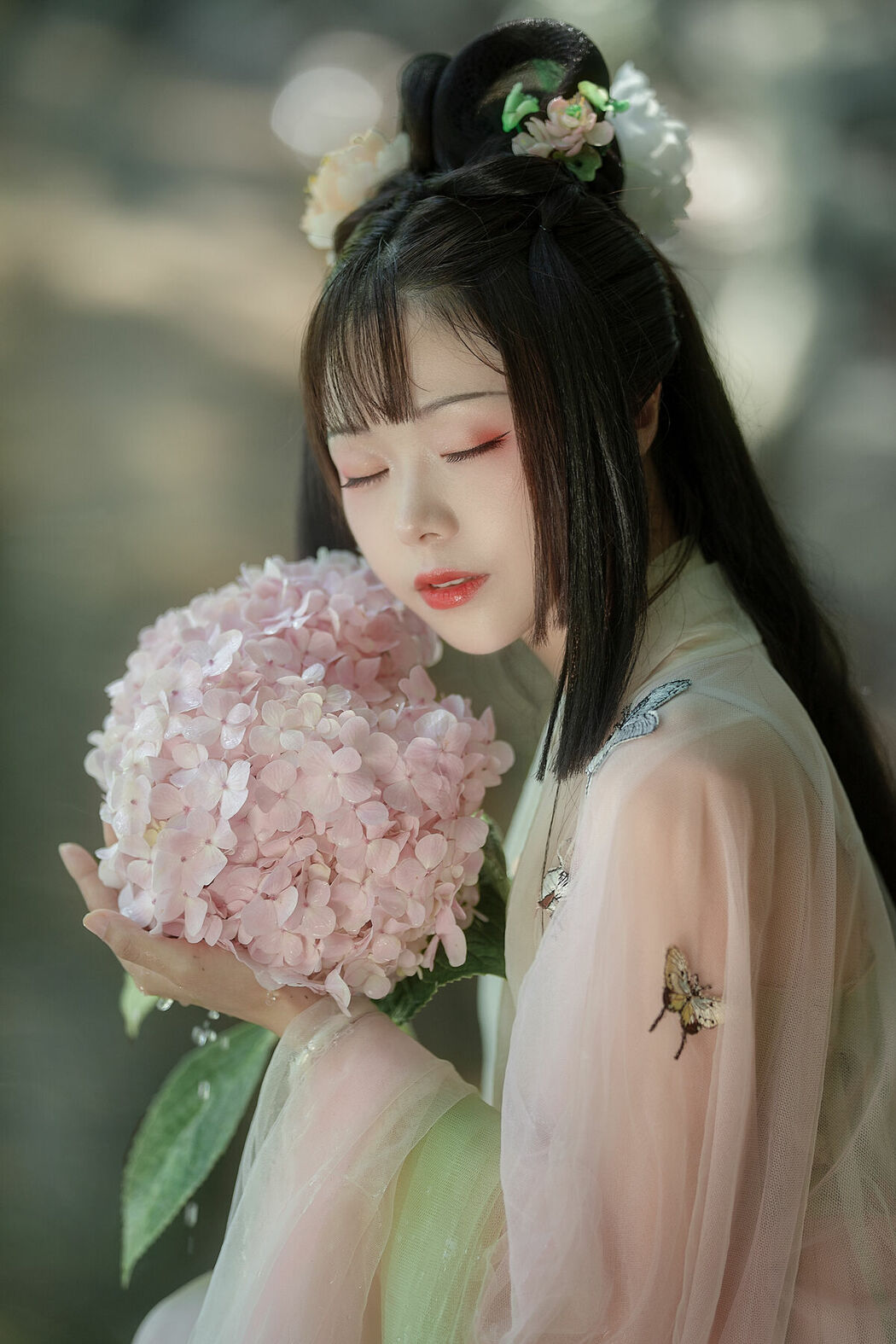 YiTuYu艺图语 Vol.10151 Yun Yun De Hei Yan Quan Er (22P)