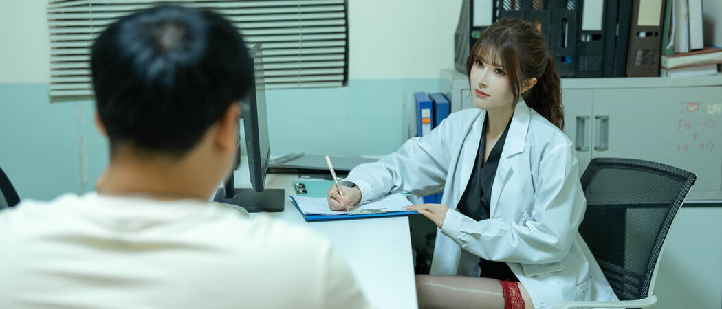Coser@鹿八岁 – 男科病栋女医师 Part01 (57P – 2V)
