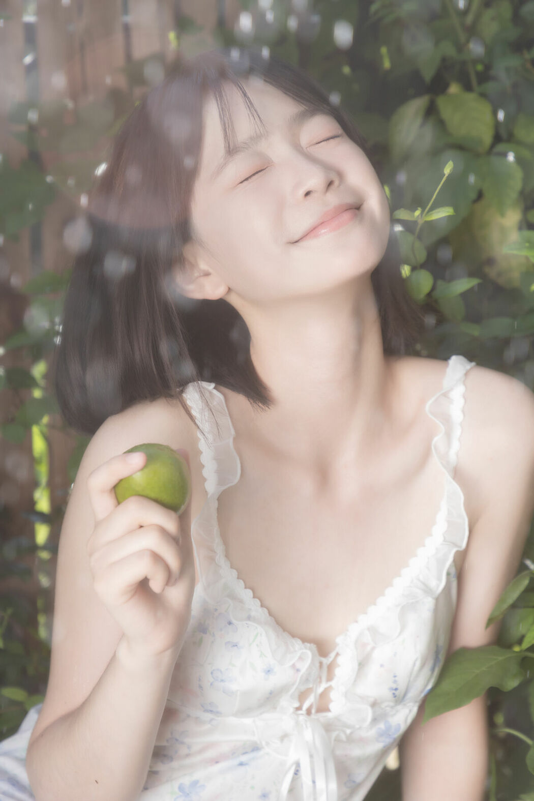YiTuYu艺图语 Vol.10153 Yao Yao Zi Jiang (24P)