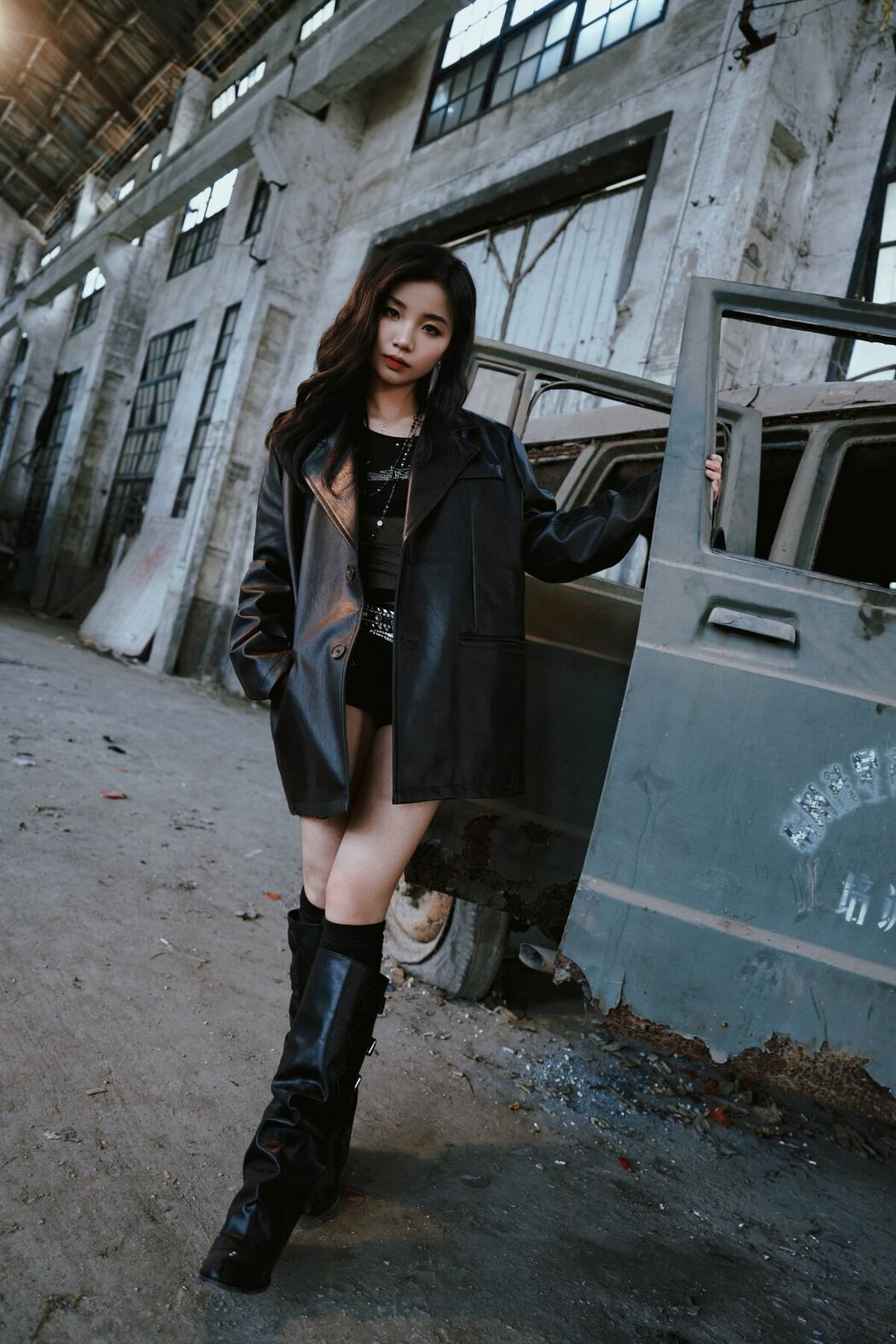 YiTuYu艺图语 Vol.10154 Tou Ming Yu Yu (16P)
